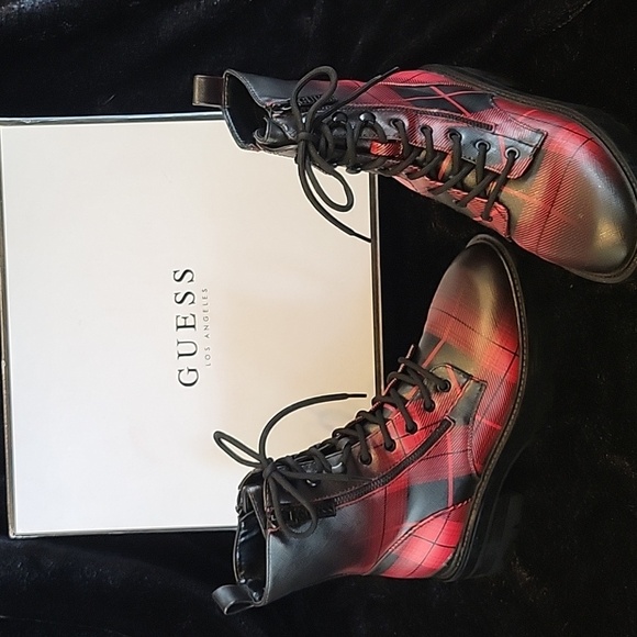 GUESS Red and Black Plaid Boots New In Box - Picture 2 of 16